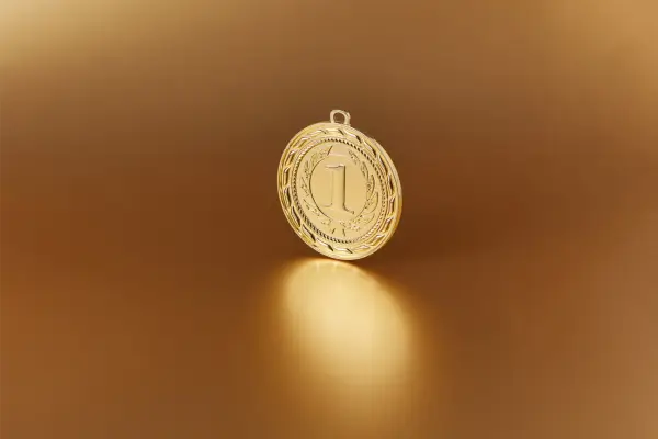 Maeve Jinkings em ‘Boi Neon’: A Força Contida que Ganhou os Olhos do Exterior